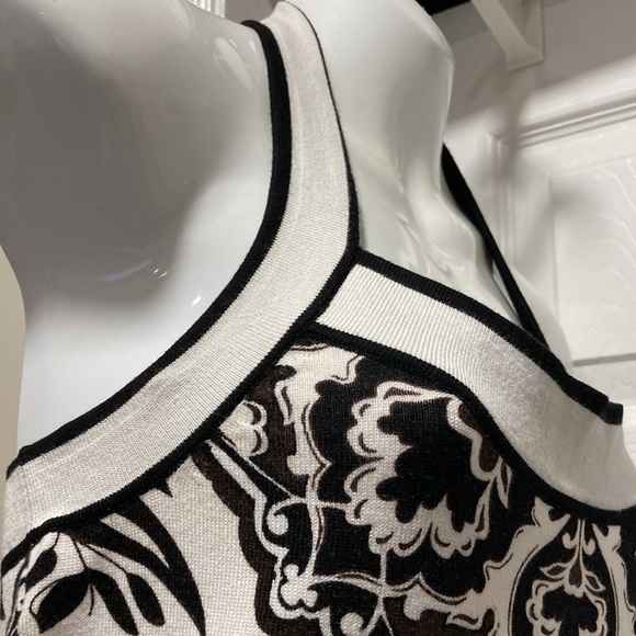NWOT - White House Black Market Floral Print Sleeveless Halter Top - Size M - Picture 10 of 16